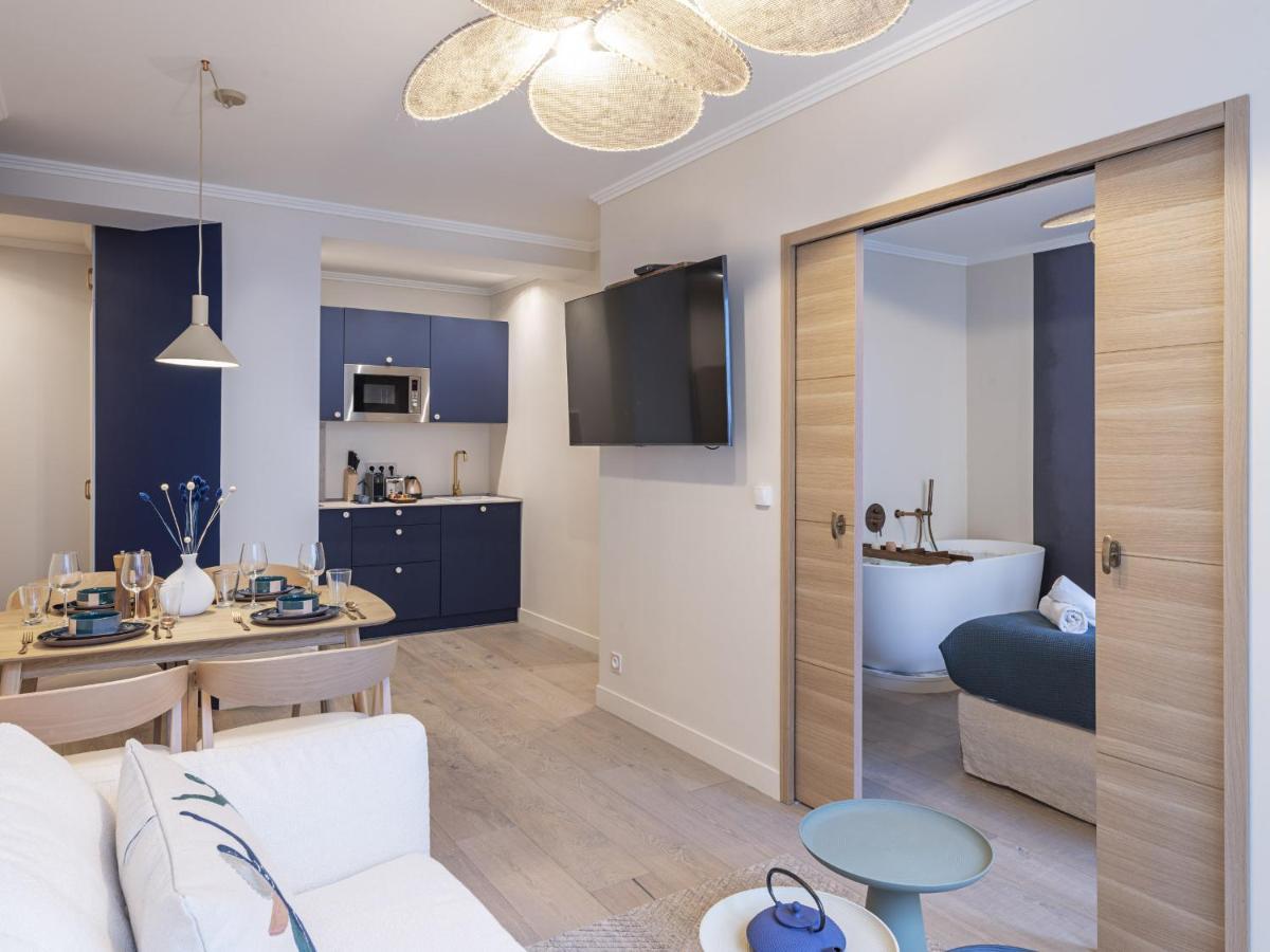 The Blue Suite On Champs Elysees Avenue Paris Eksteriør billede